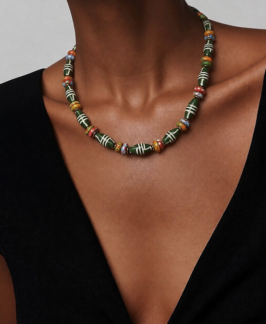 Collar Verde de Vidrio Africano