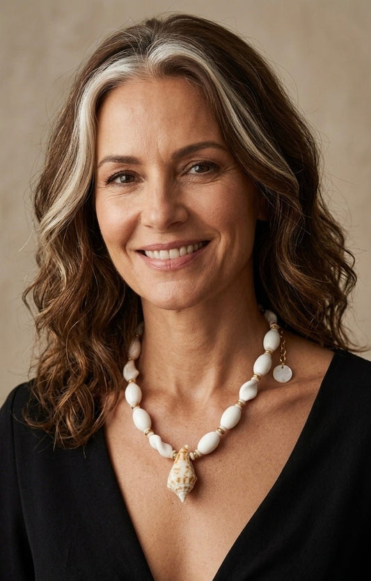 Collar Blanco de Cerámica y Concha Natural - GRANATE 27