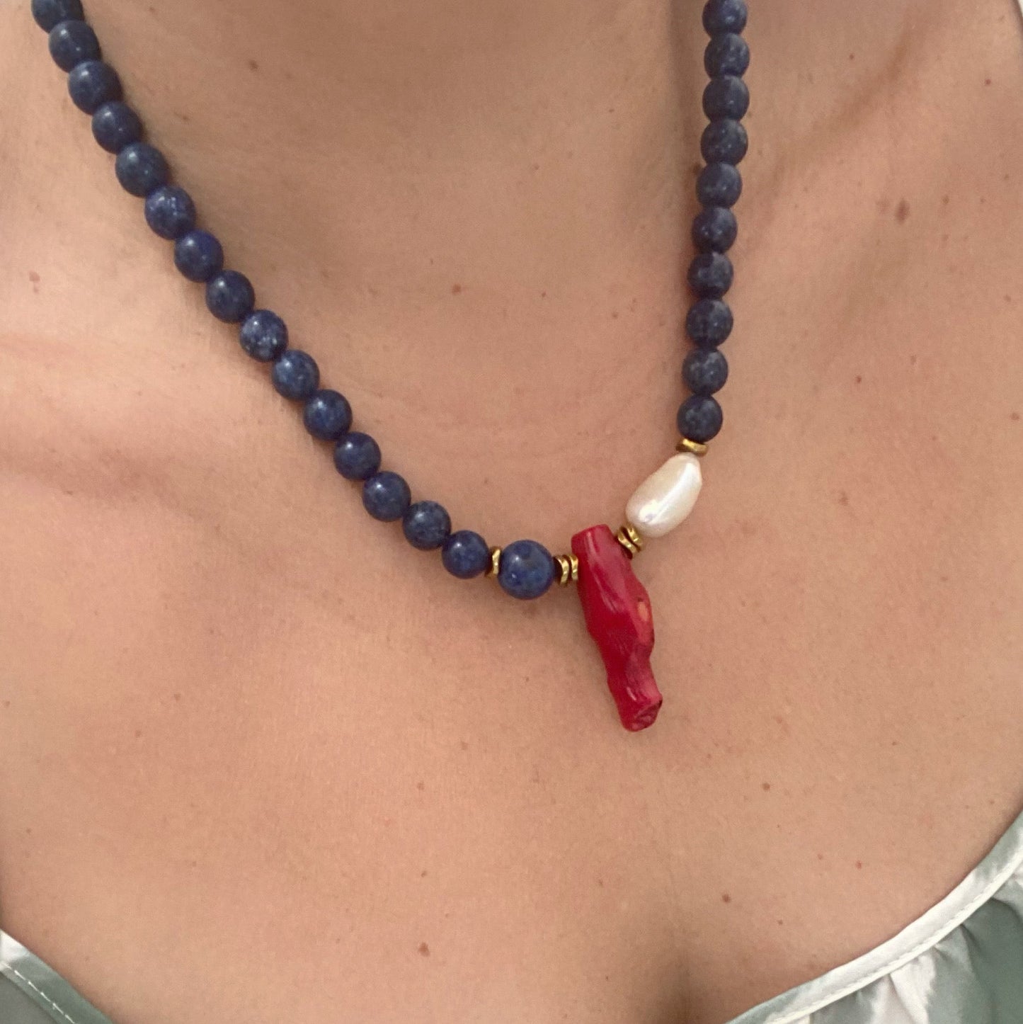Collar de Lapislázuli y Coral Rojo - GRANATE 27
