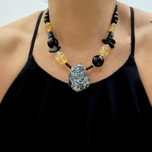 Collar de Ónix, Jaspe y Ámbar - GRANATE 27