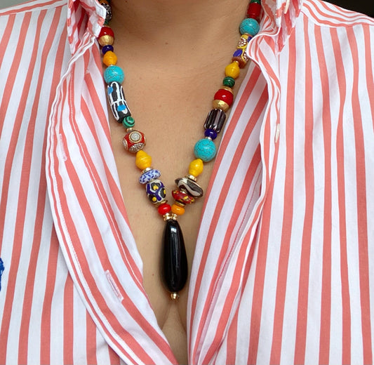 Collar Étnico Multicolor de Vidrio Africano y Ónix - GRANATE 27