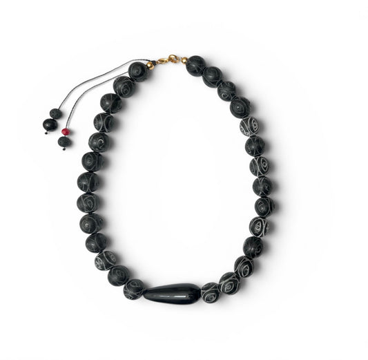Collar Jade Antiguo y Ónix - GRANATE 27