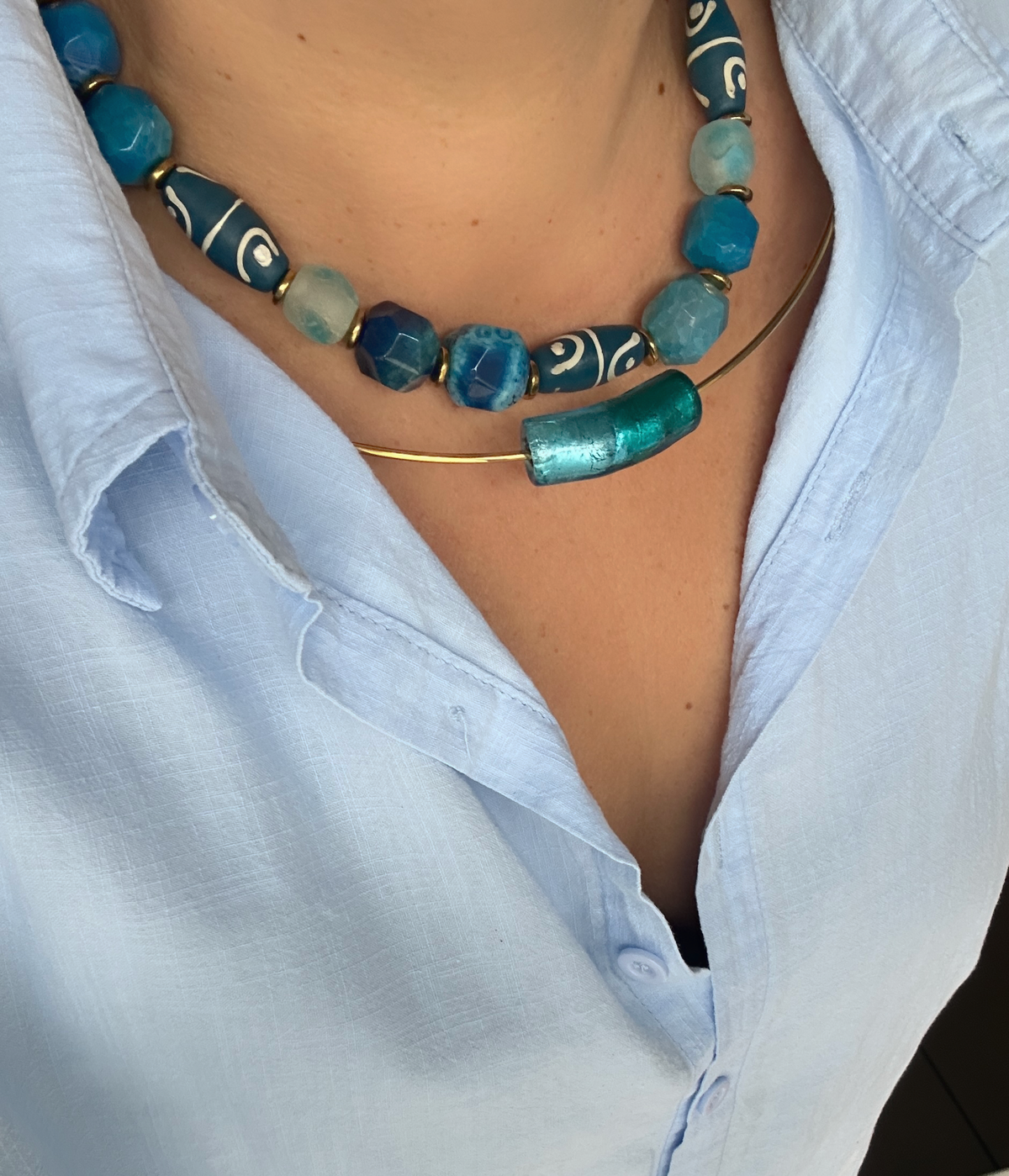 Collar de Azul de Ágatas y Vidrio Africano