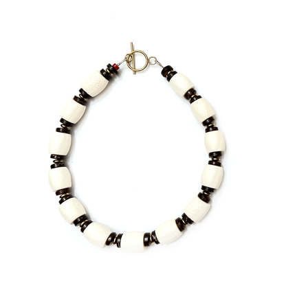 ALMA | Collar "Cádiz" de Coral Blanco - GRANATE 27