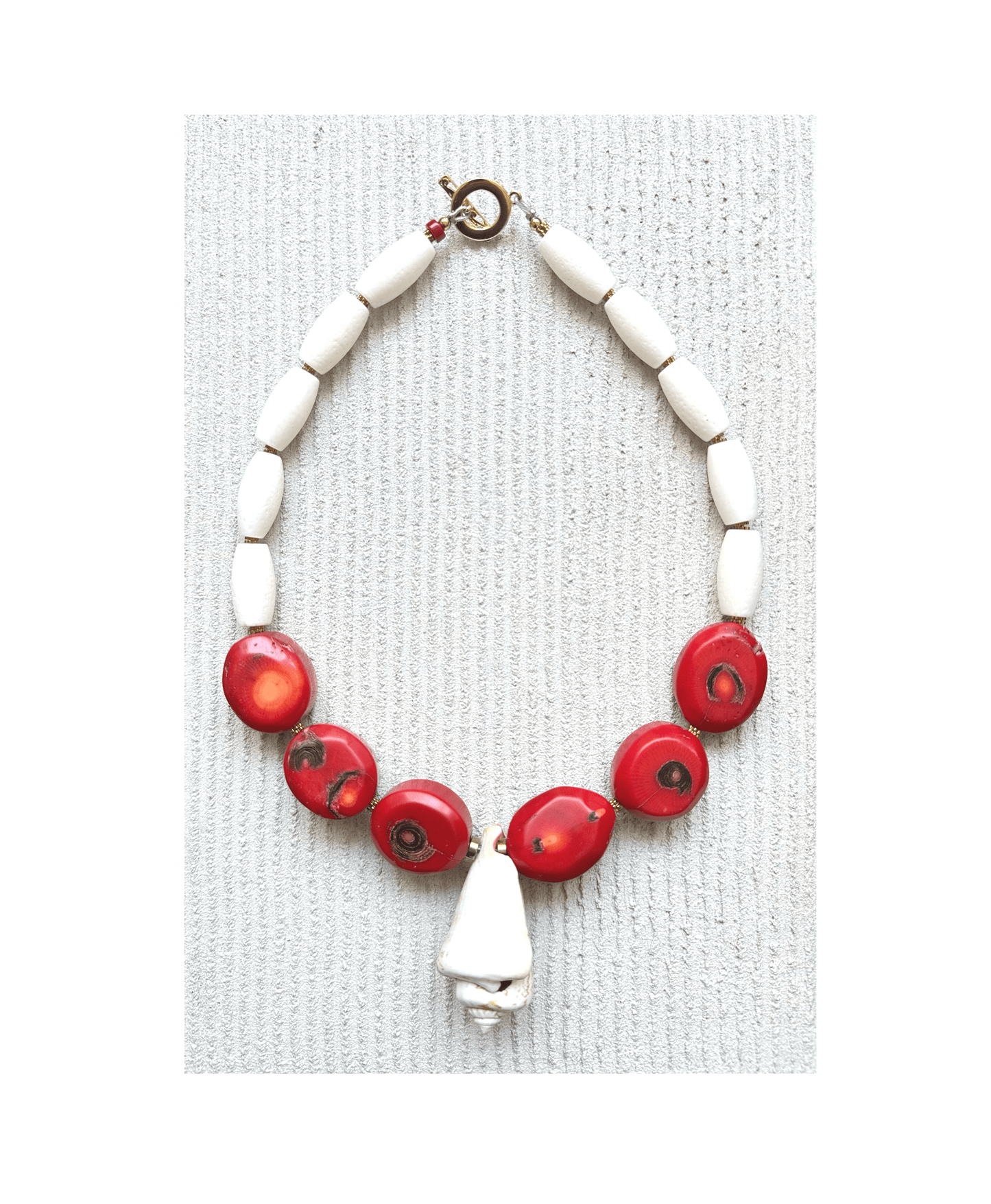 ALMA | Collar de Coral y Concha Natural - GRANATE 27