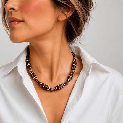 Collar Café de Vidrio Africano - GRANATE 27