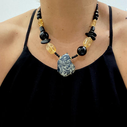 Collar de Ónix, Jaspe y Ámbar - GRANATE 27