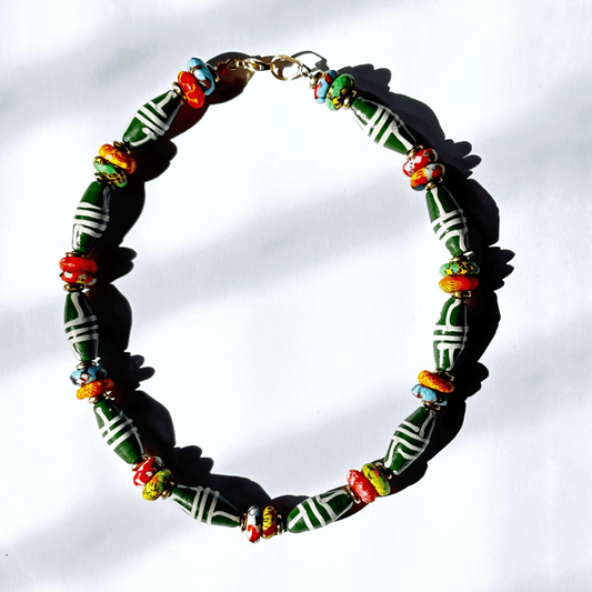 Collar Verde de Vidrio Africano - GRANATE 27