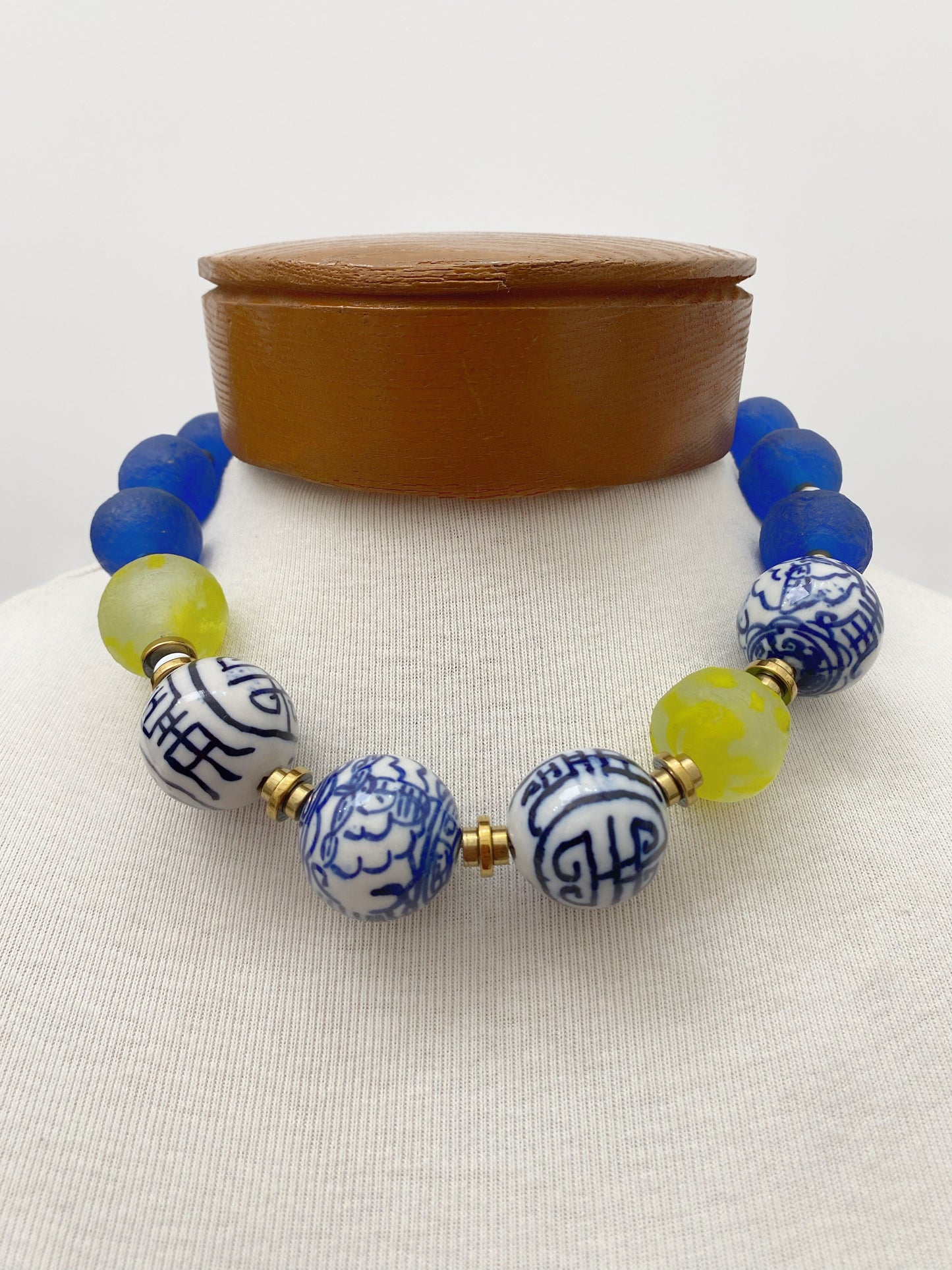 Maxi Collar Vidrio Africano y Cerámica China - GRANATE 27